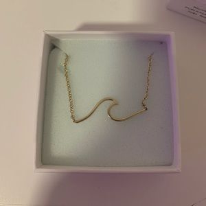 PURA VIDA gold wave necklace
